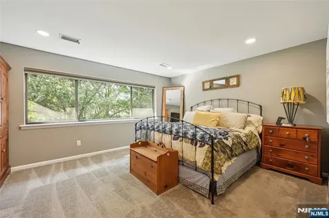 84 Windsor Circle Twp Of Washington NJ 07676