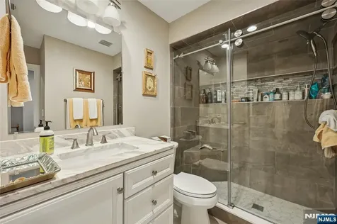 84 Windsor Circle Twp Of Washington NJ 07676
