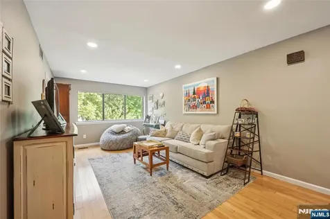 84 Windsor Circle Twp Of Washington NJ 07676