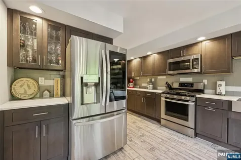 84 Windsor Circle Twp Of Washington NJ 07676