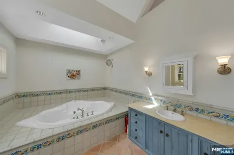 7 Charney Place Alpine NJ 07620
