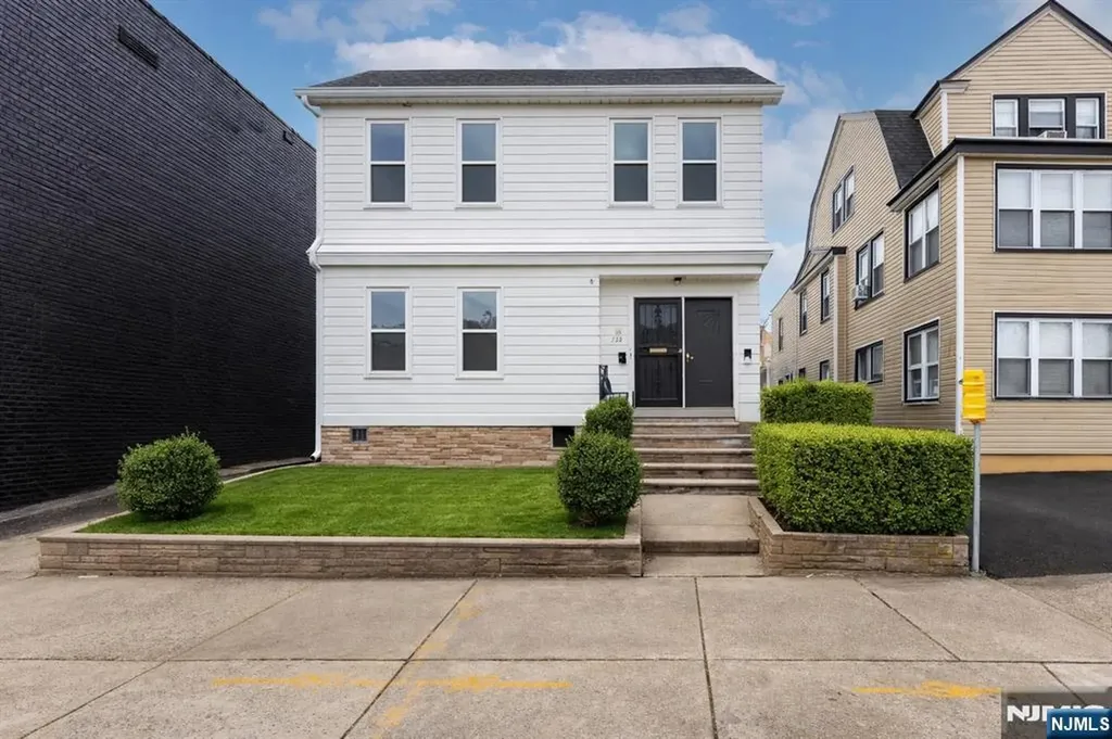 135 Tremont Avenue East Orange NJ 07018