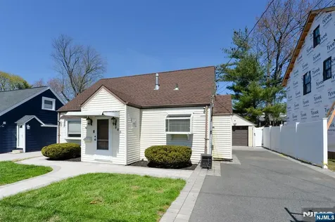 203 New York Avenue Bergenfield NJ 07621