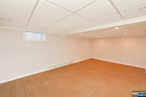 203 New York Avenue Bergenfield NJ 07621