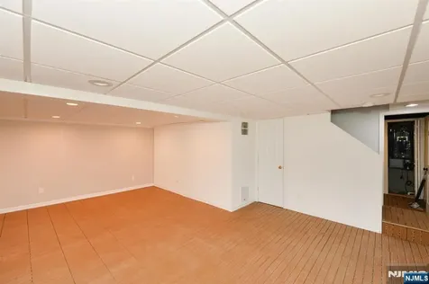 203 New York Avenue Bergenfield NJ 07621