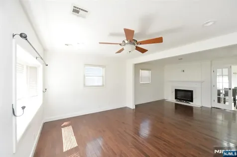 203 New York Avenue Bergenfield NJ 07621