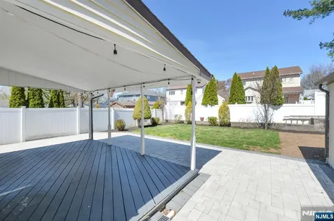 203 New York Avenue Bergenfield NJ 07621