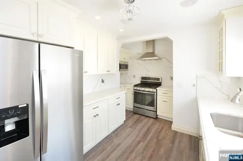 203 New York Avenue Bergenfield NJ 07621