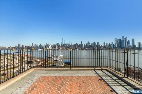 4301 Park Avenue Union City NJ 07087