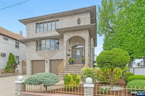 245 Wilson Avenue Lyndhurst NJ 07071