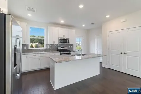 28 Colgate Drive Morristown Town NJ 07960
