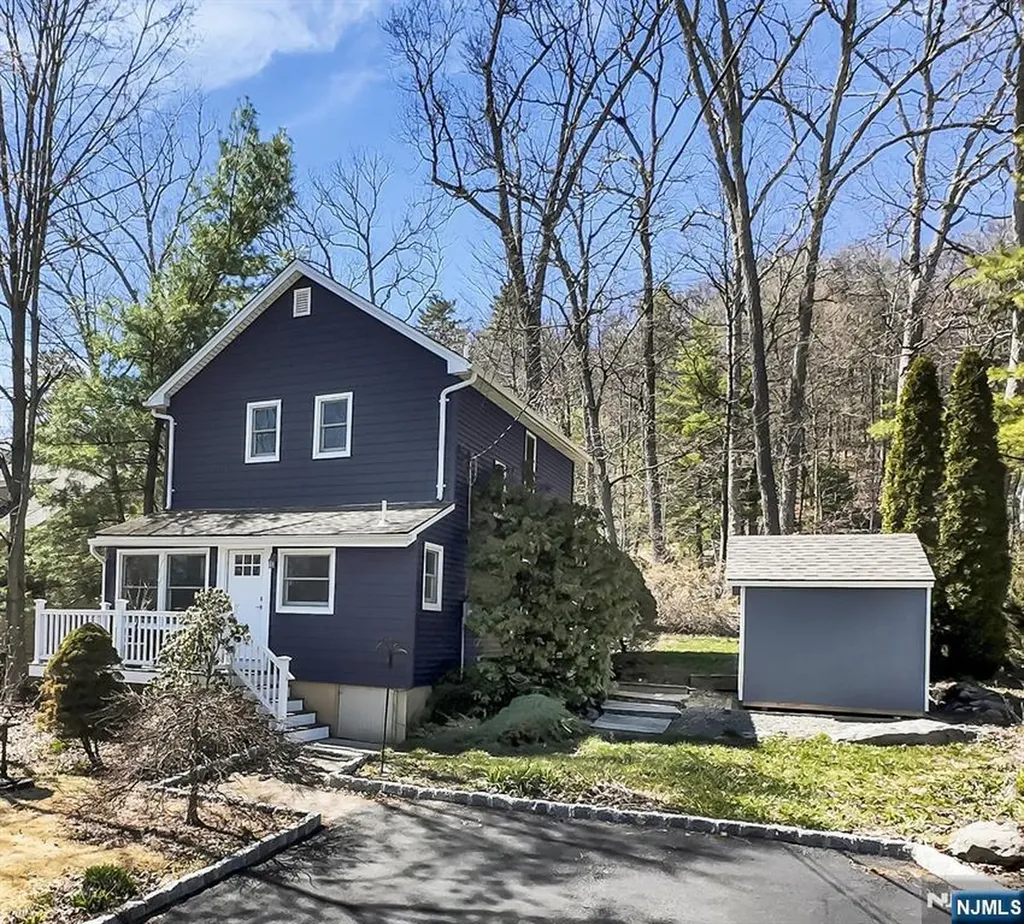 7 Shadowy Lane West Milford NJ 07480