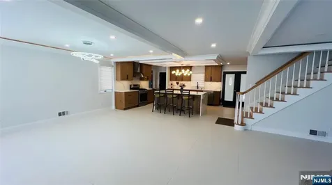 815 Highland Avenue Paramus NJ 07652