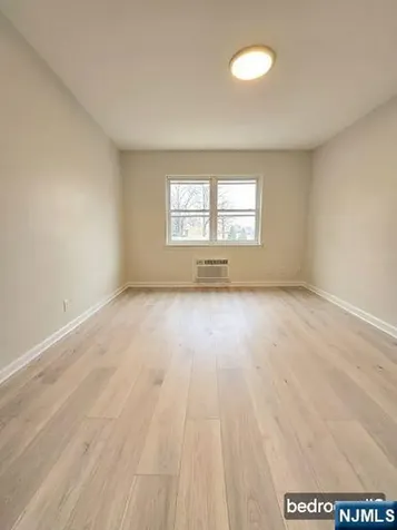 188 Hillside Avenue Leonia NJ 07605
