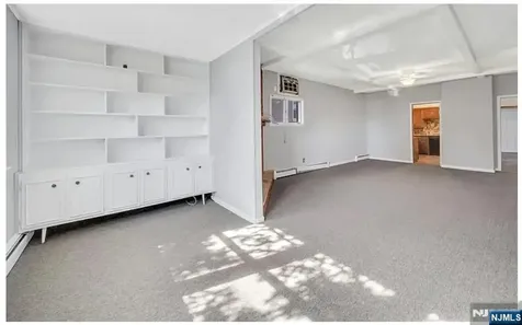649 New Jersey Avenue Lyndhurst NJ 07071