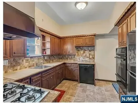 649 New Jersey Avenue Lyndhurst NJ 07071
