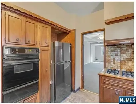 649 New Jersey Avenue Lyndhurst NJ 07071