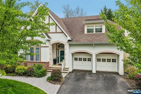 2 Winding Ridge Oakland NJ 07436