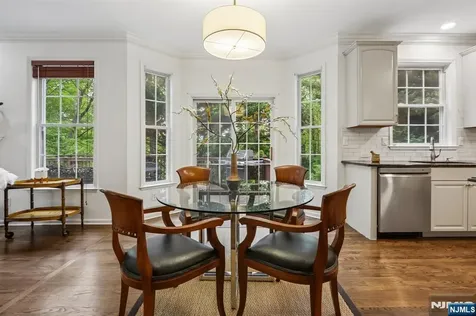 2 Winding Ridge Oakland NJ 07436