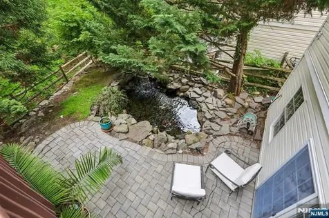 2 Winding Ridge Oakland NJ 07436