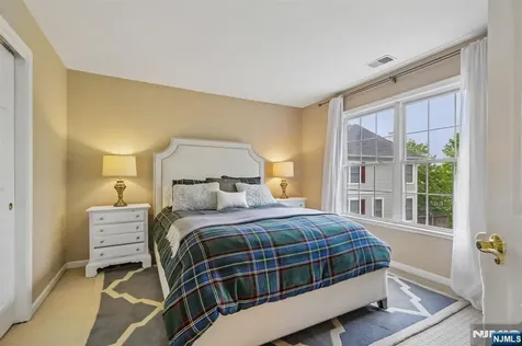 2 Winding Ridge Oakland NJ 07436