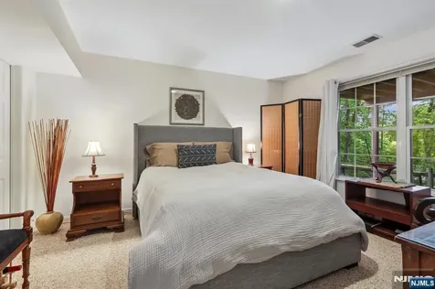 2 Winding Ridge Oakland NJ 07436