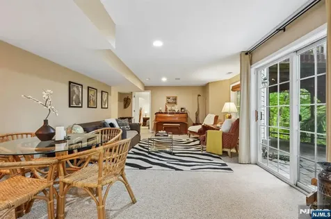 2 Winding Ridge Oakland NJ 07436