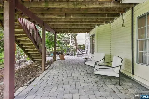 2 Winding Ridge Oakland NJ 07436