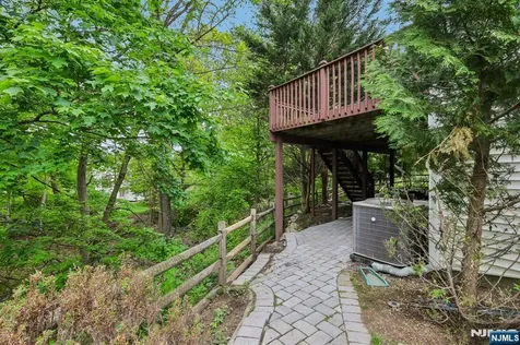 2 Winding Ridge Oakland NJ 07436