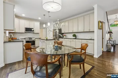 2 Winding Ridge Oakland NJ 07436