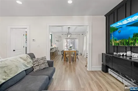 44 Richelieu Place Newark NJ 07106