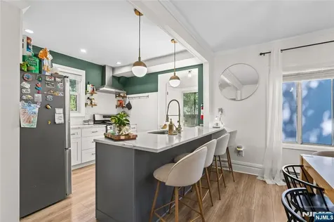 44 Richelieu Place Newark NJ 07106