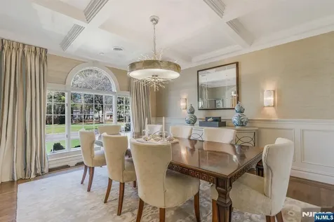 390 Lavelle Court Wyckoff NJ 07481