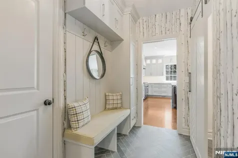 390 Lavelle Court Wyckoff NJ 07481
