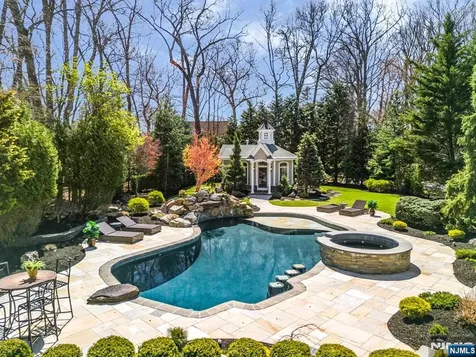 390 Lavelle Court Wyckoff NJ 07481
