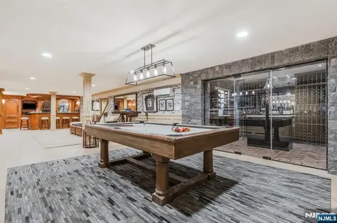390 Lavelle Court Wyckoff NJ 07481