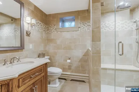 390 Lavelle Court Wyckoff NJ 07481