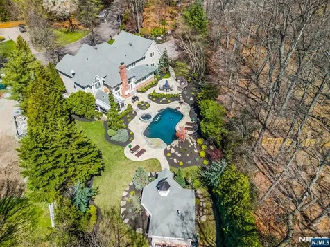 390 Lavelle Court Wyckoff NJ 07481