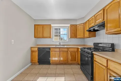 128-132 Leslie Street Newark NJ 07112