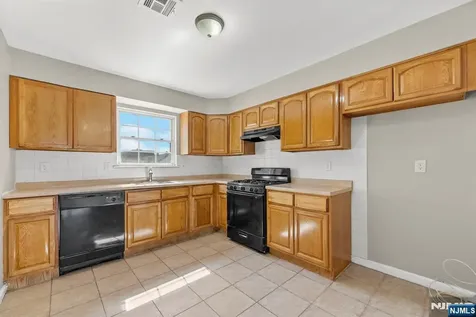 128-132 Leslie Street Newark NJ 07112