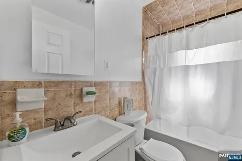 128-132 Leslie Street Newark NJ 07112