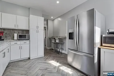 652 1st Avenue Elizabeth NJ 07206