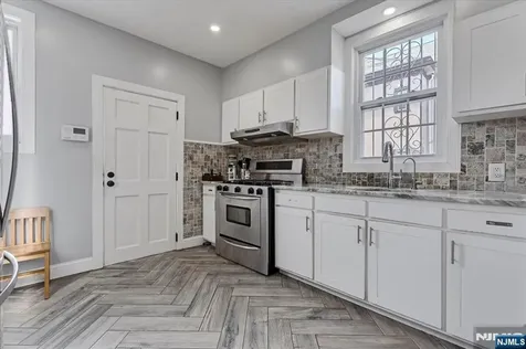 652 1st Avenue Elizabeth NJ 07206