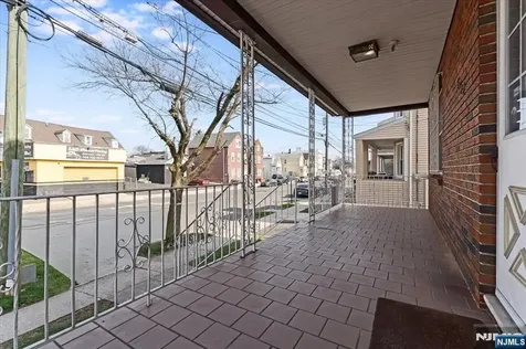 652 1st Avenue Elizabeth NJ 07206