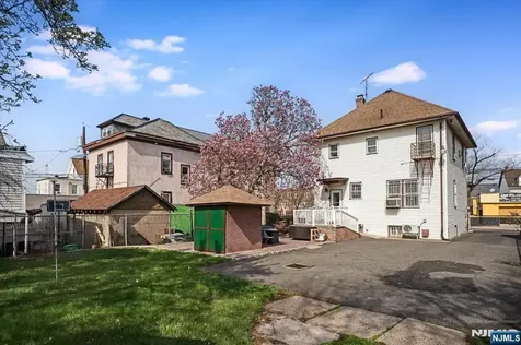 652 1st Avenue Elizabeth NJ 07206