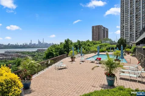 300 Gorge Road Cliffside Park NJ 07010