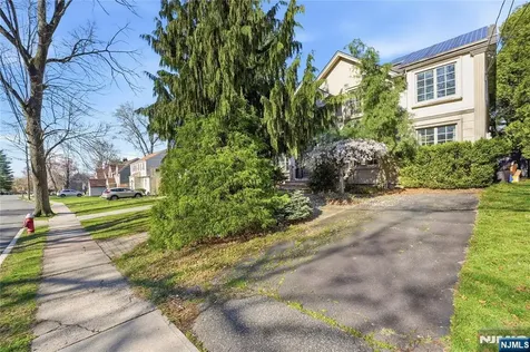 770 Hartwell Street Teaneck NJ 07666