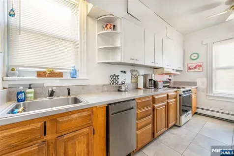24 Pleasant Avenue Clifton NJ 07013