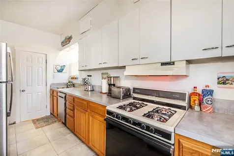 24 Pleasant Avenue Clifton NJ 07013