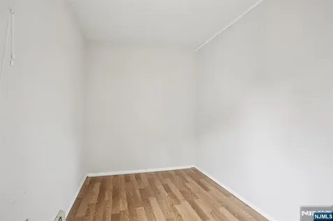 17 Emma Place Clifton NJ 07013